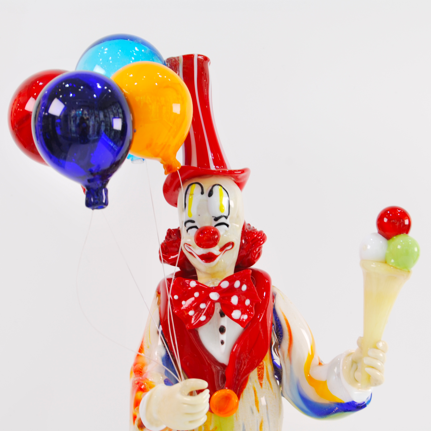 CLOWN WITH BALOONS