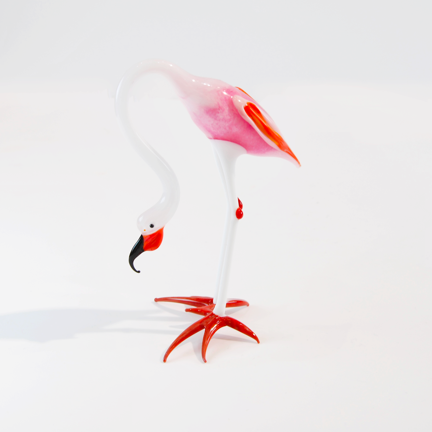 SMALL FLAMINGO WITH CLOSED WINGS