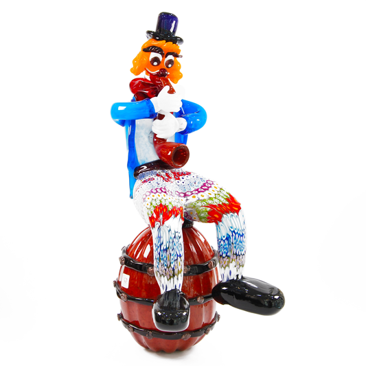 CLOWN PLAYING THE HORN