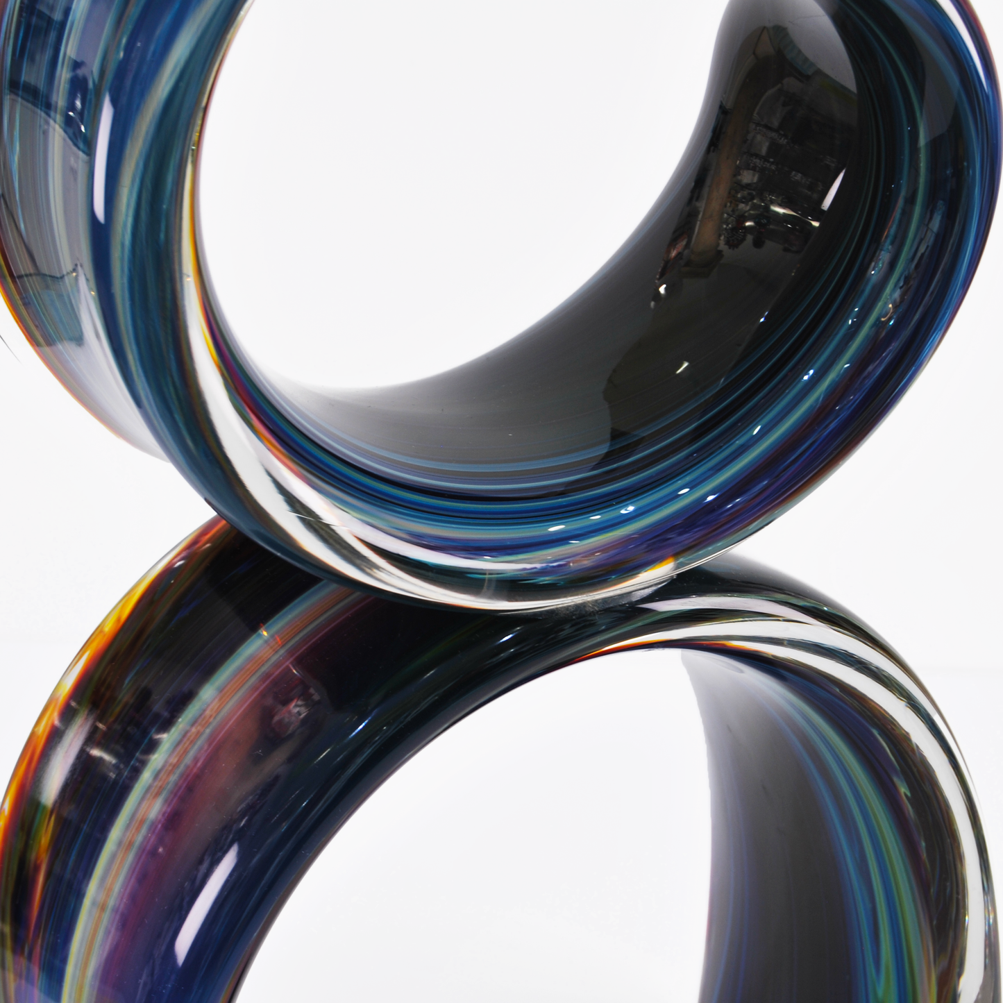 LARGE BOW ON WAVE, CALCEDONIO COLLECTION