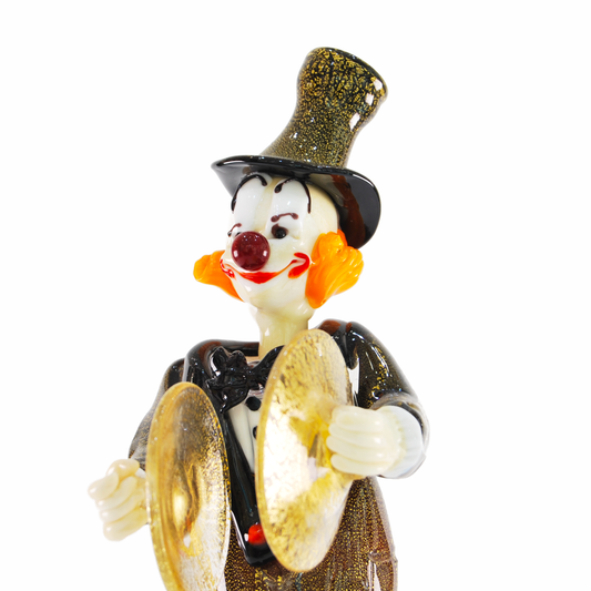CLOWN PLAYING CYMBALS