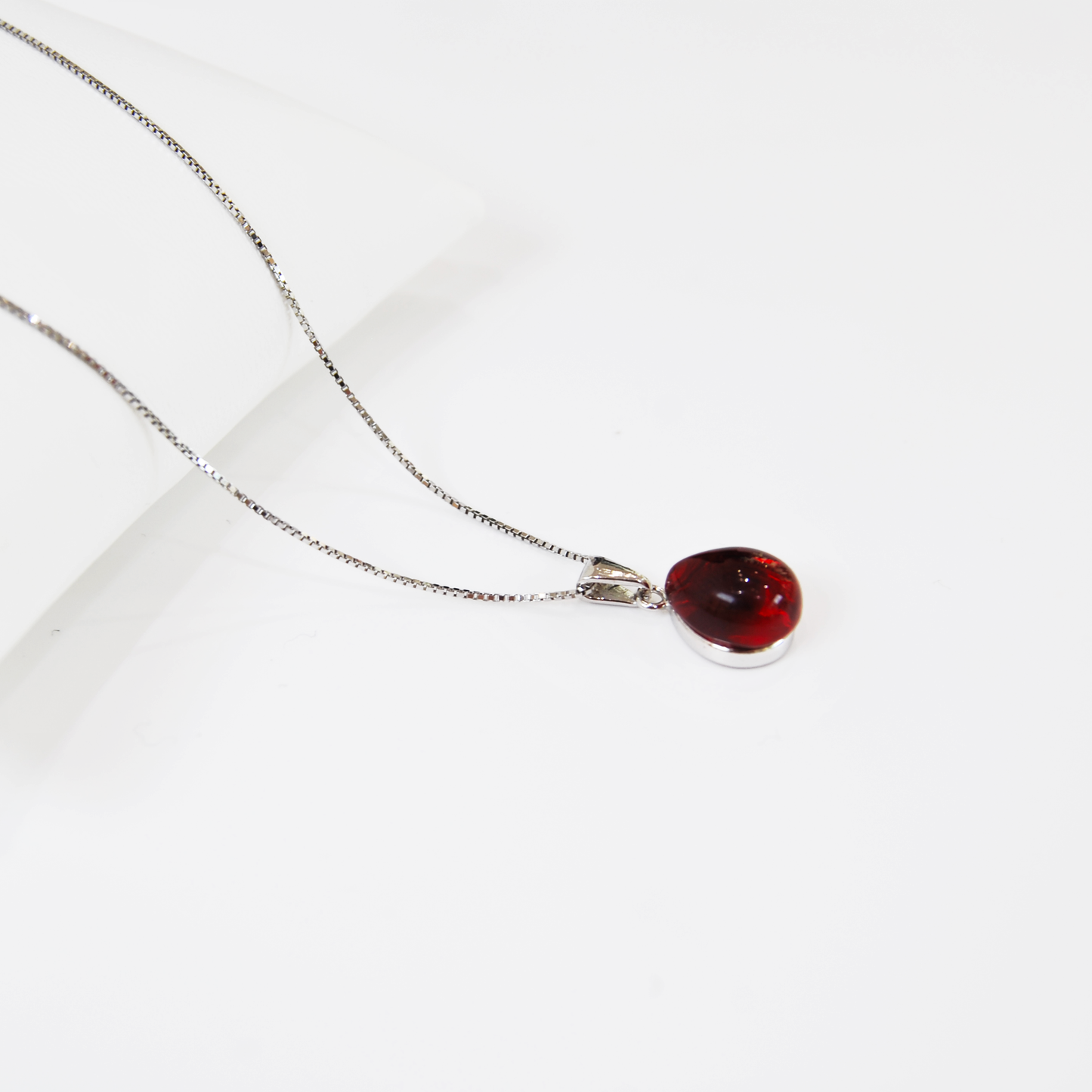 TEARDROP MURANO GLASS PENDANT NECKLACE IN SILVER FINISH