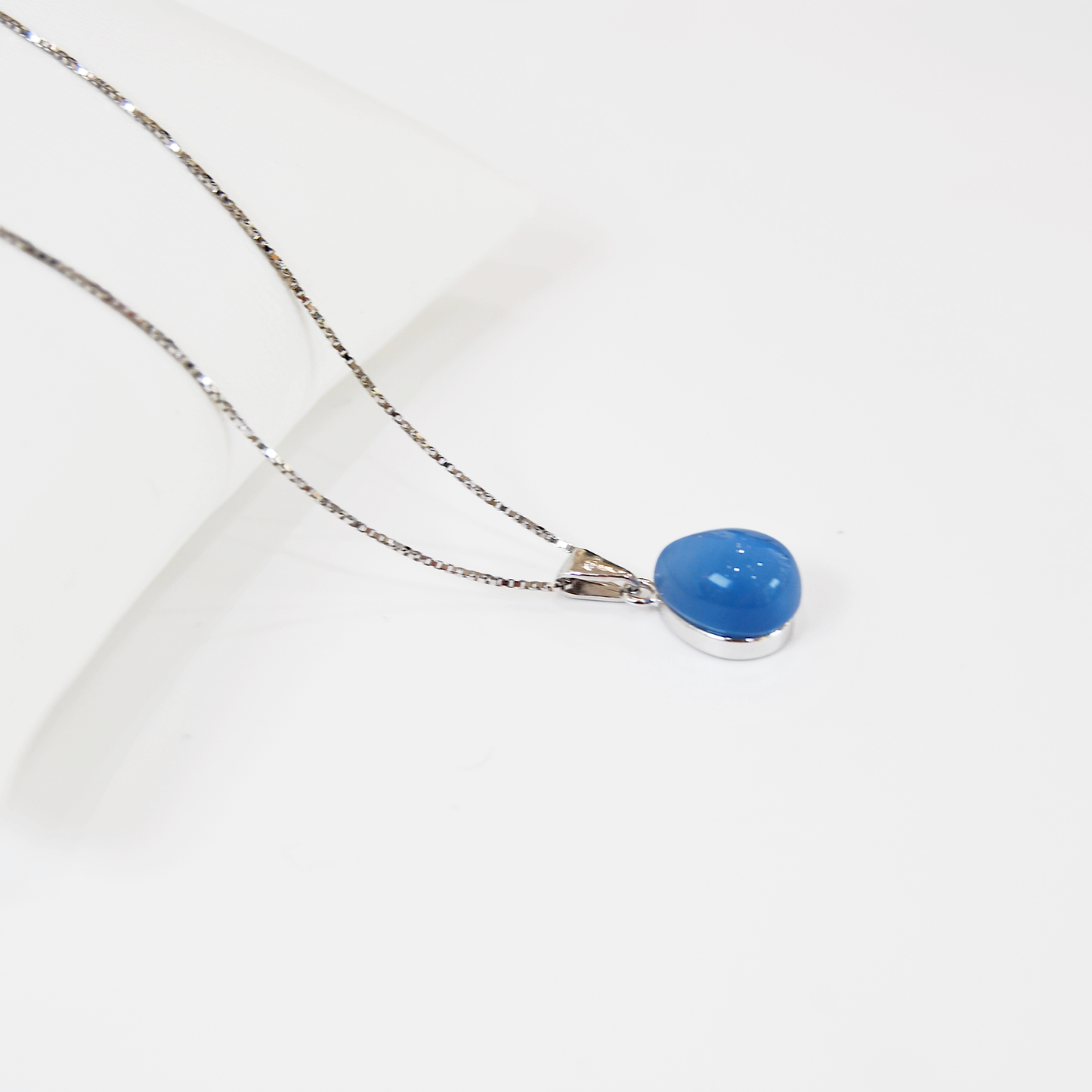 TEARDROP MURANO GLASS PENDANT NECKLACE IN SILVER FINISH