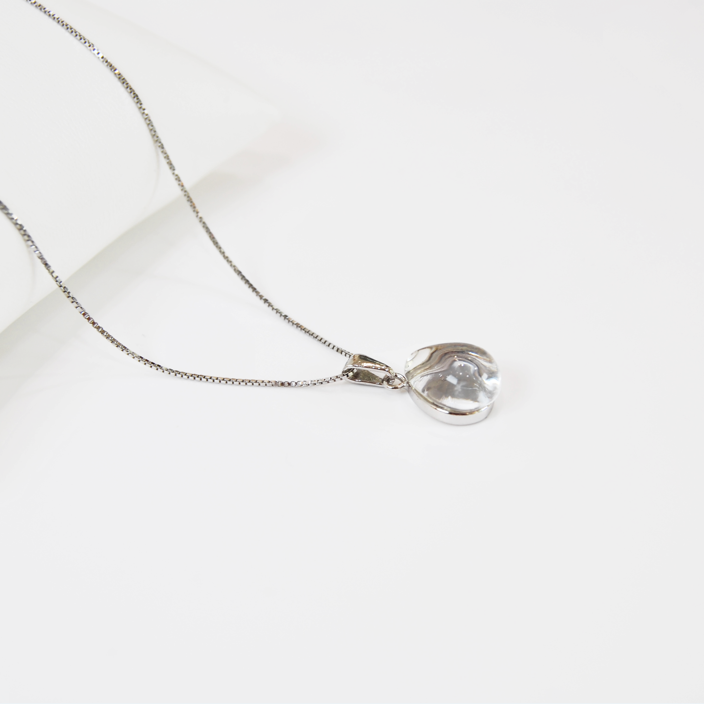 TEARDROP MURANO GLASS PENDANT NECKLACE IN SILVER FINISH