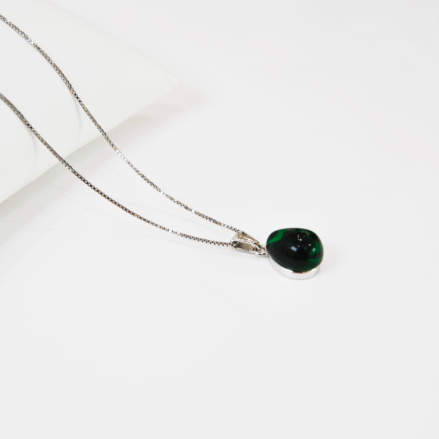 TEARDROP MURANO GLASS PENDANT NECKLACE IN SILVER FINISH