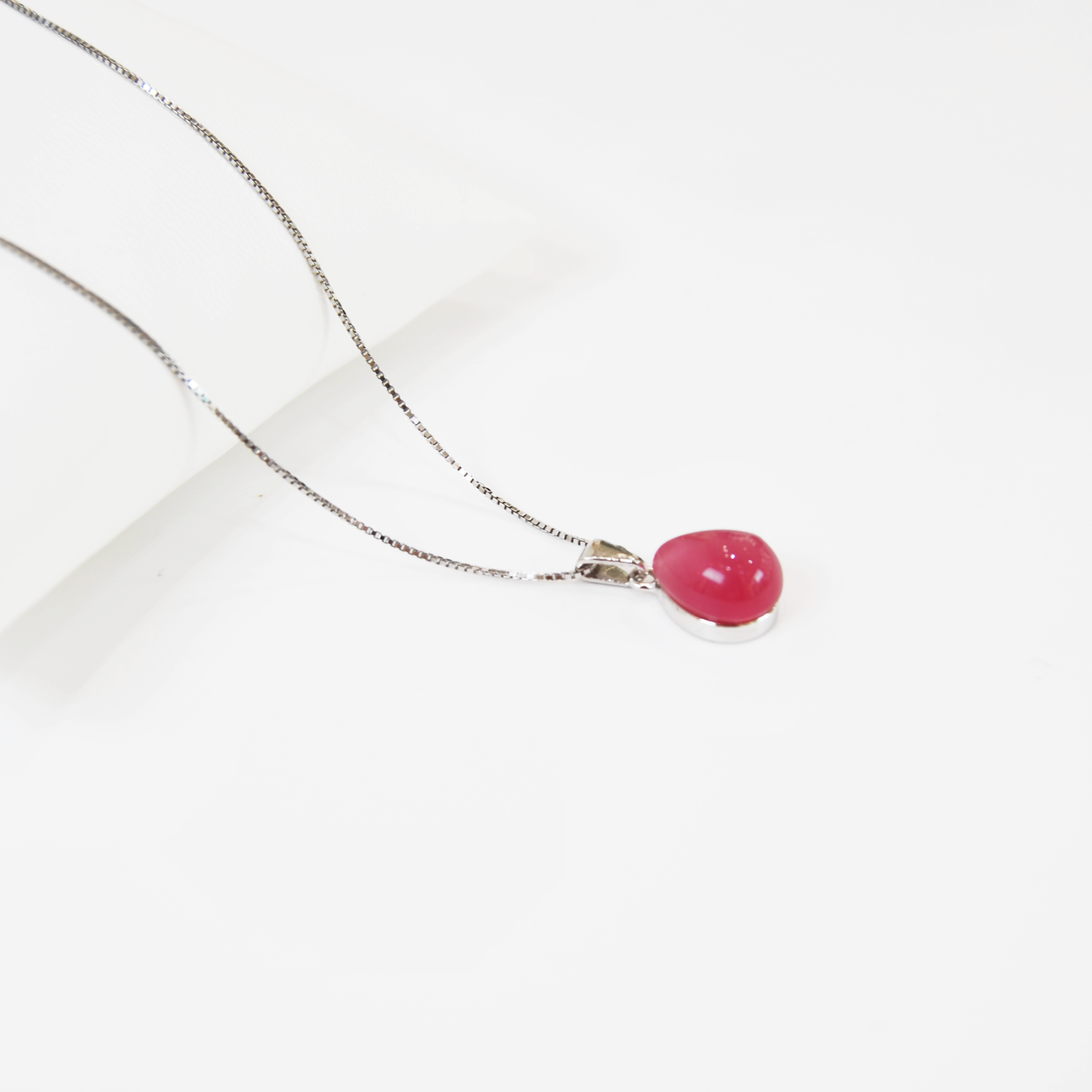 TEARDROP MURANO GLASS PENDANT NECKLACE IN SILVER FINISH