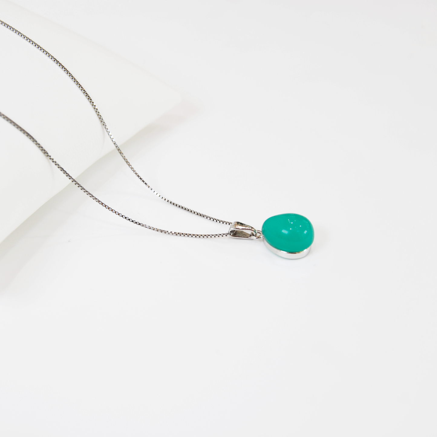 TEARDROP MURANO GLASS PENDANT NECKLACE IN SILVER FINISH