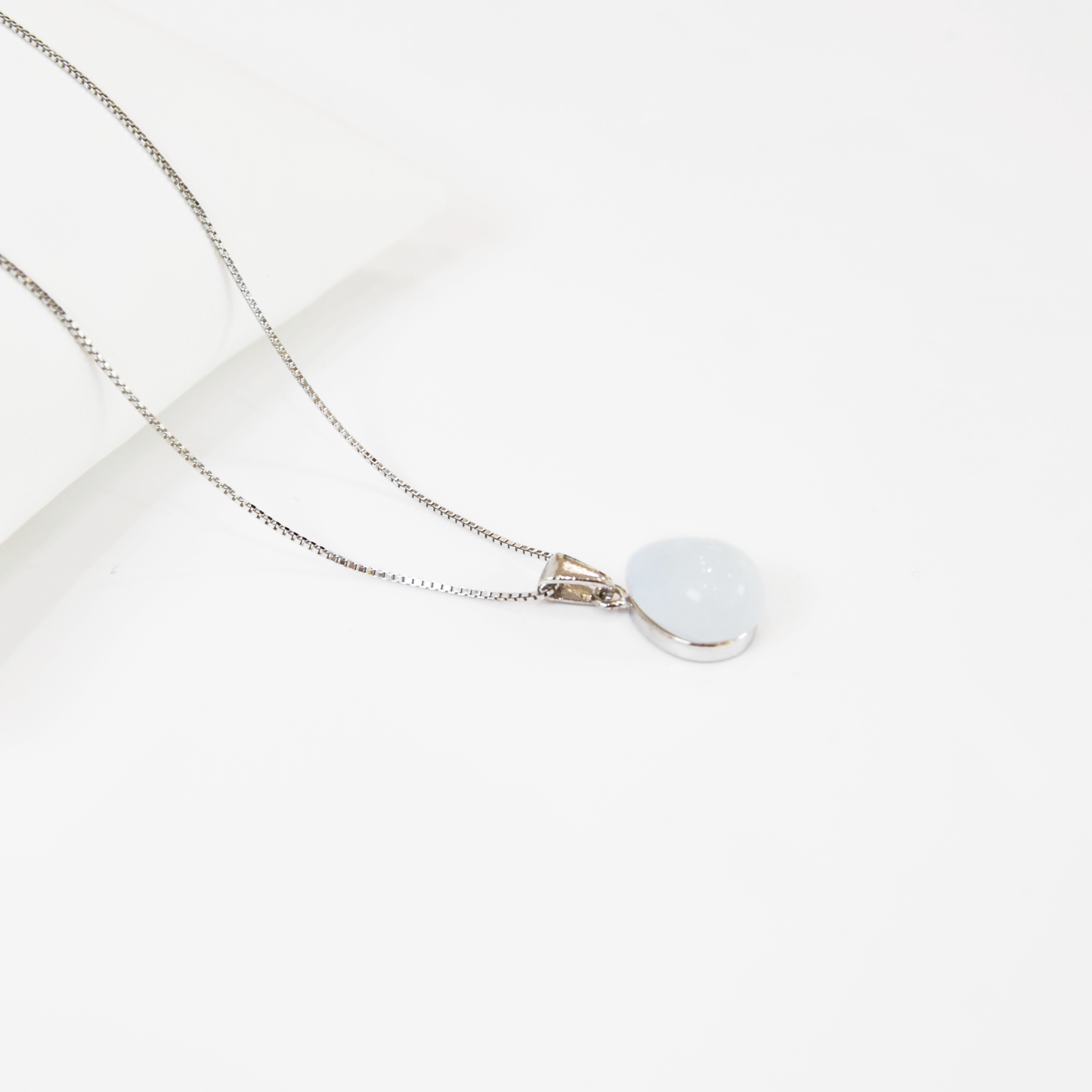 TEARDROP MURANO GLASS PENDANT NECKLACE IN SILVER FINISH